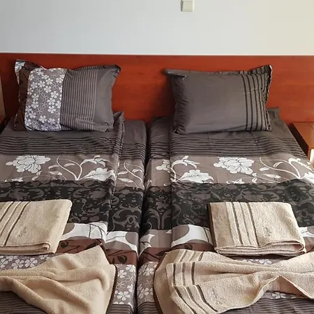 Simon's Апартаменти *